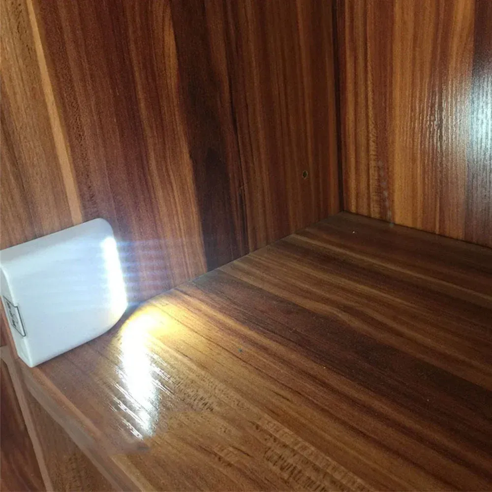 Détail de la lampe LED de placard