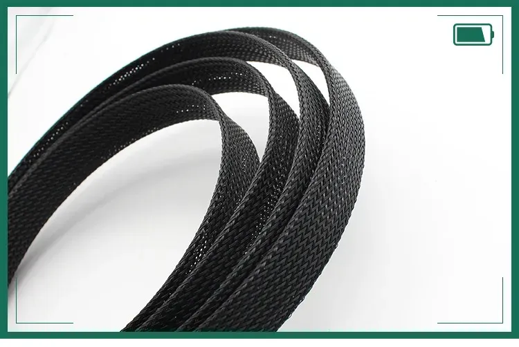 Gaine tressée noire isolante, détail de la maille