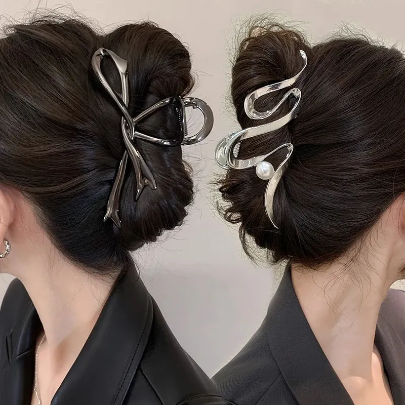 Pince à cheveux punk en métal argenté à motif irrégulier - Image 1