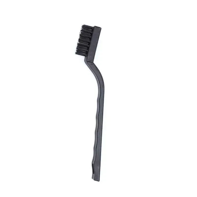 Jeu de brosses métalliques à poils en nylon, laiton et acier inoxydable avec poignée incurvée pour le décapage de la rouille, de la saleté et de la peinture 9