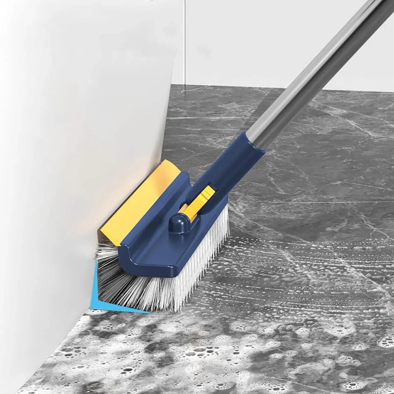 Brosse de nettoyage à poils durs, usage dans la salle de bain