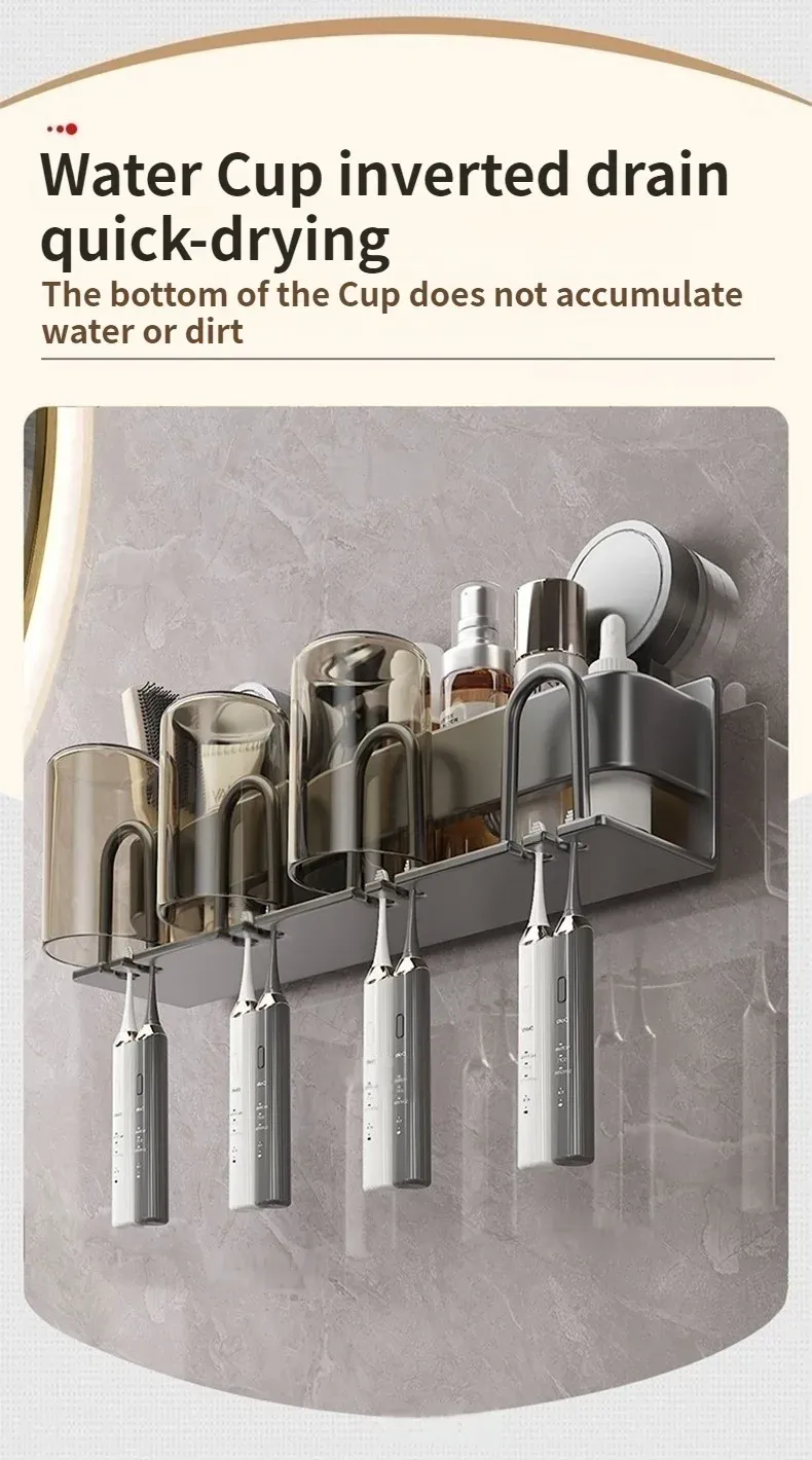 Organisation de la salle de bain avec support mural