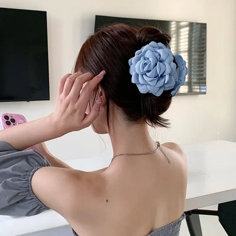 Pinces à cheveux fleur rose, détail du motif