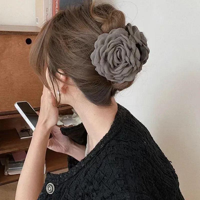 Détail de la finition des pinces à cheveux