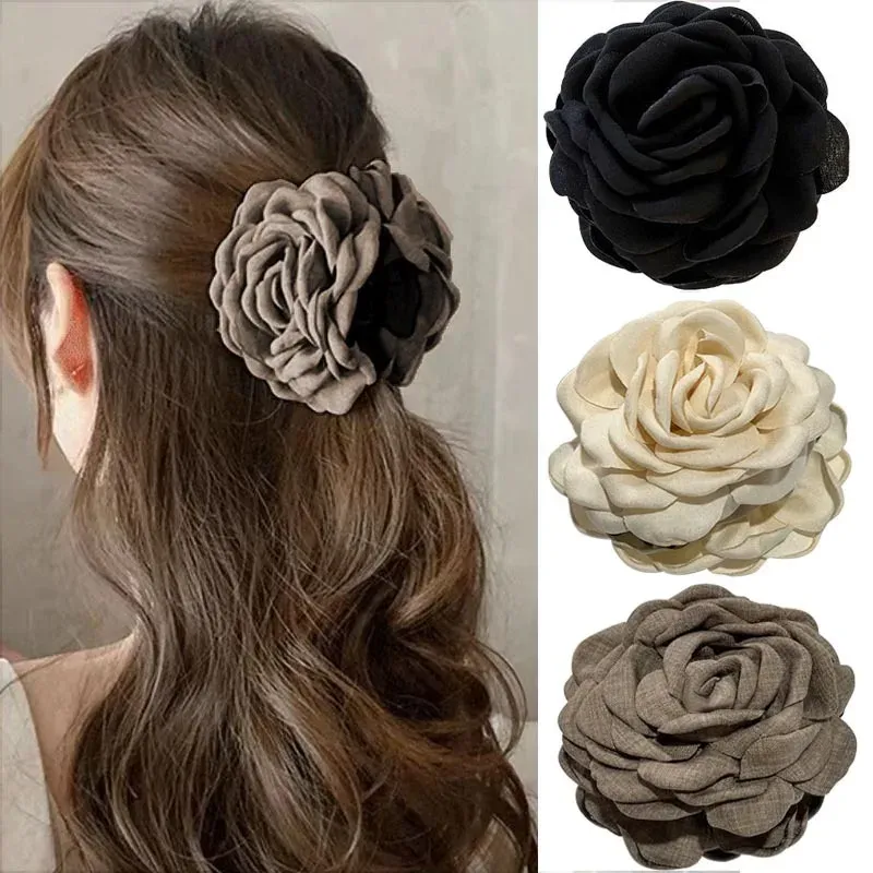 Pinces à cheveux en tissu fleur rose, vue détaillée