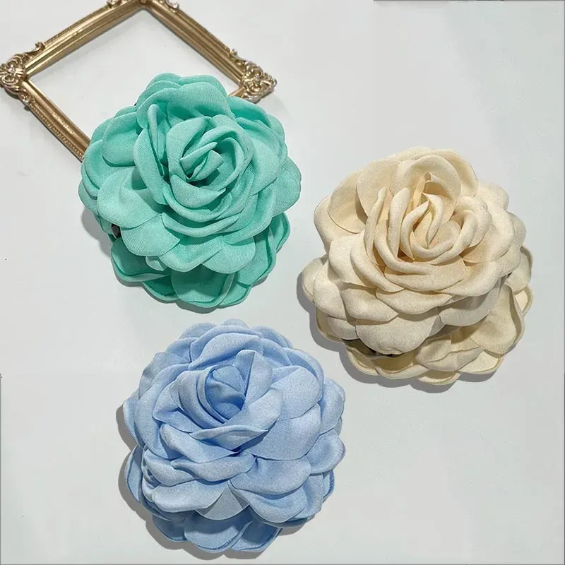 Pinces à cheveux fleur rose, vue d'ensemble
