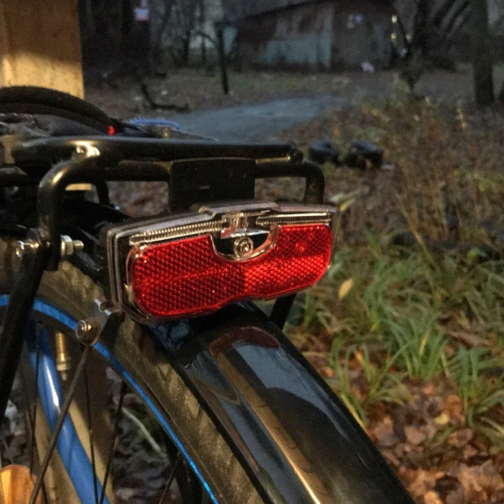 Feu arrière réfléchissant pour vélo, vue rapprochée