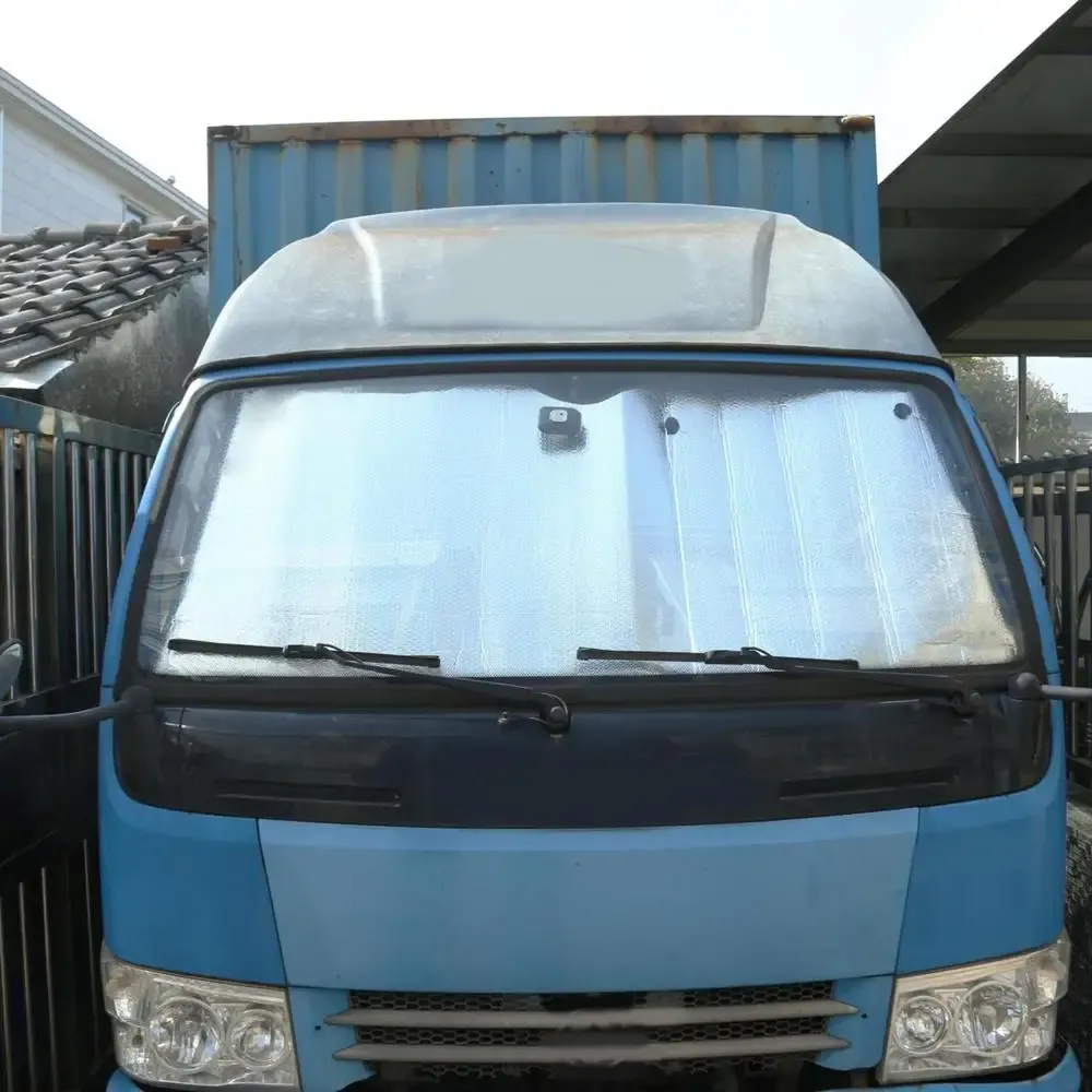 Pare-soleil pour pare-brise de camion, vue principale