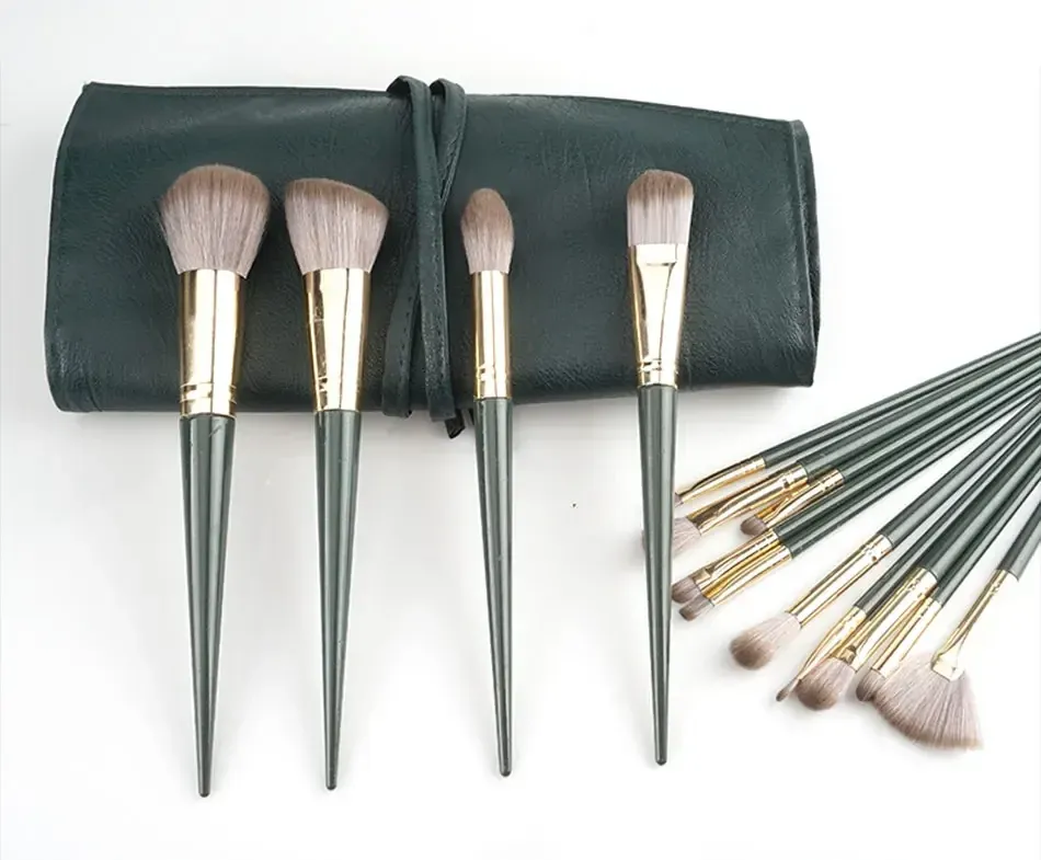 Pinceaux de maquillage finition