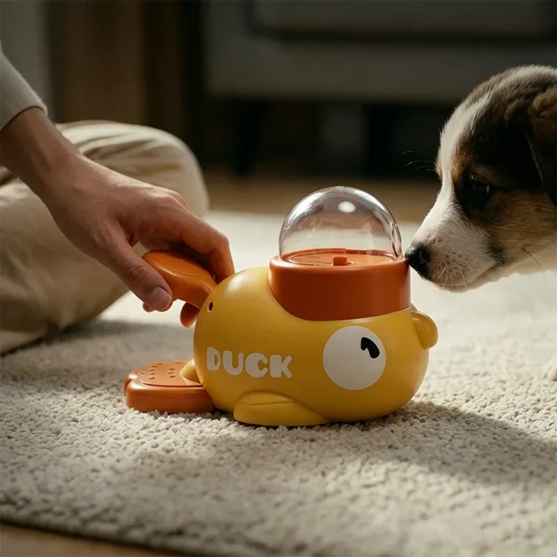 Jouet interactif 2-en-1 pour chien : distributeur de friandises et mangeoire à alimentation lente, design canard - Image 1