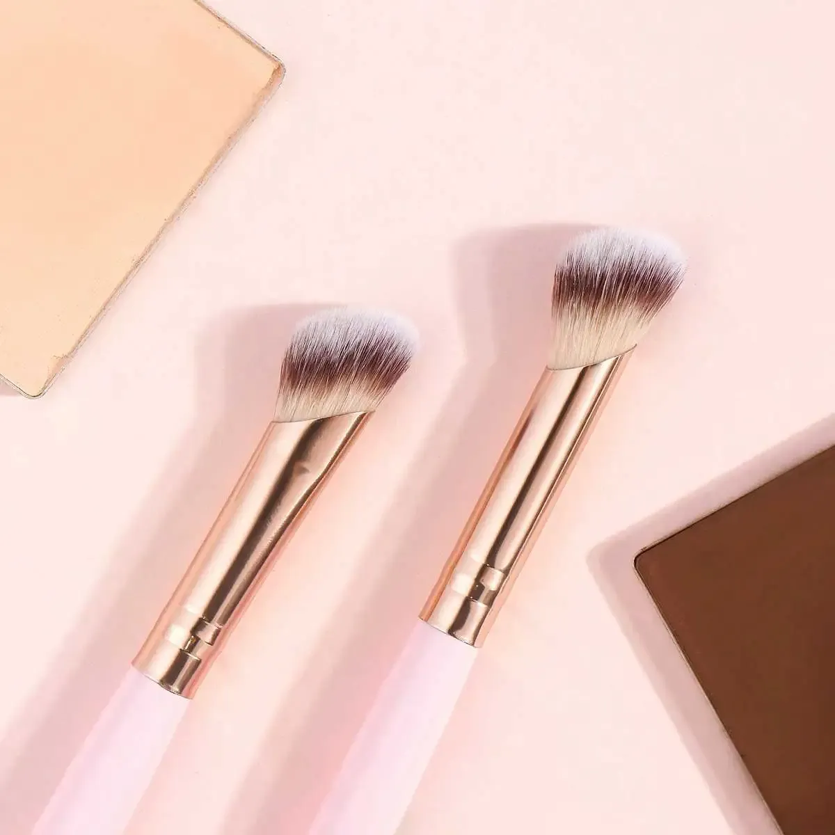 Ensemble de 4 pinceaux de maquillage essentiels avec étui : fond de teint double embout, poudre, blush et fard à paupières 6