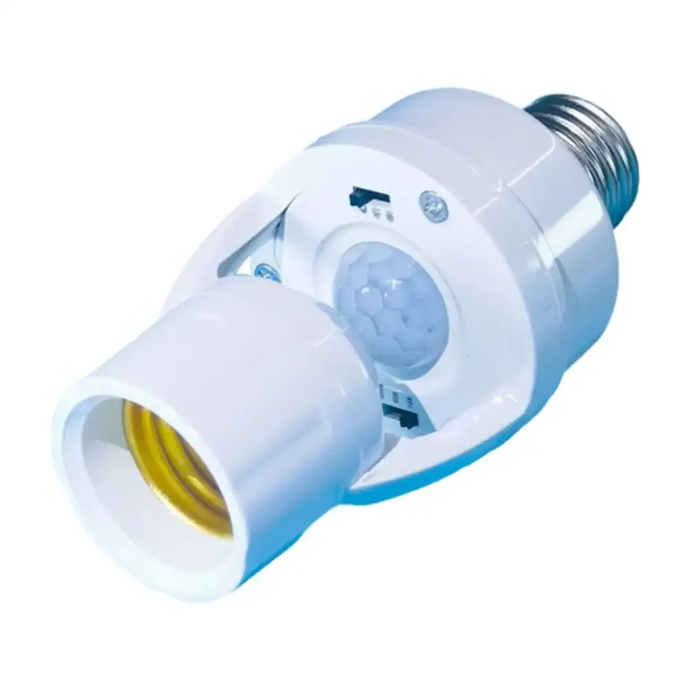 Adaptateur pour ampoule E27 en contexte domestique
