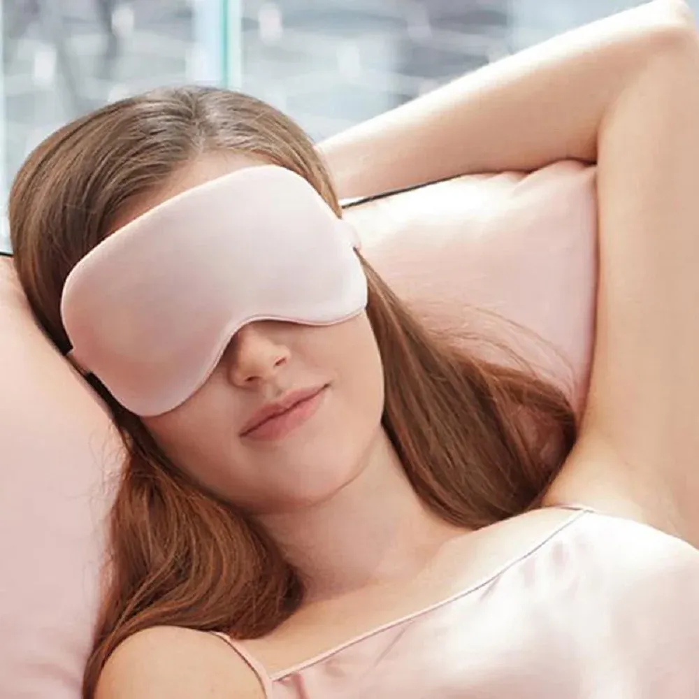 Masque de sommeil en soie, mise en situation