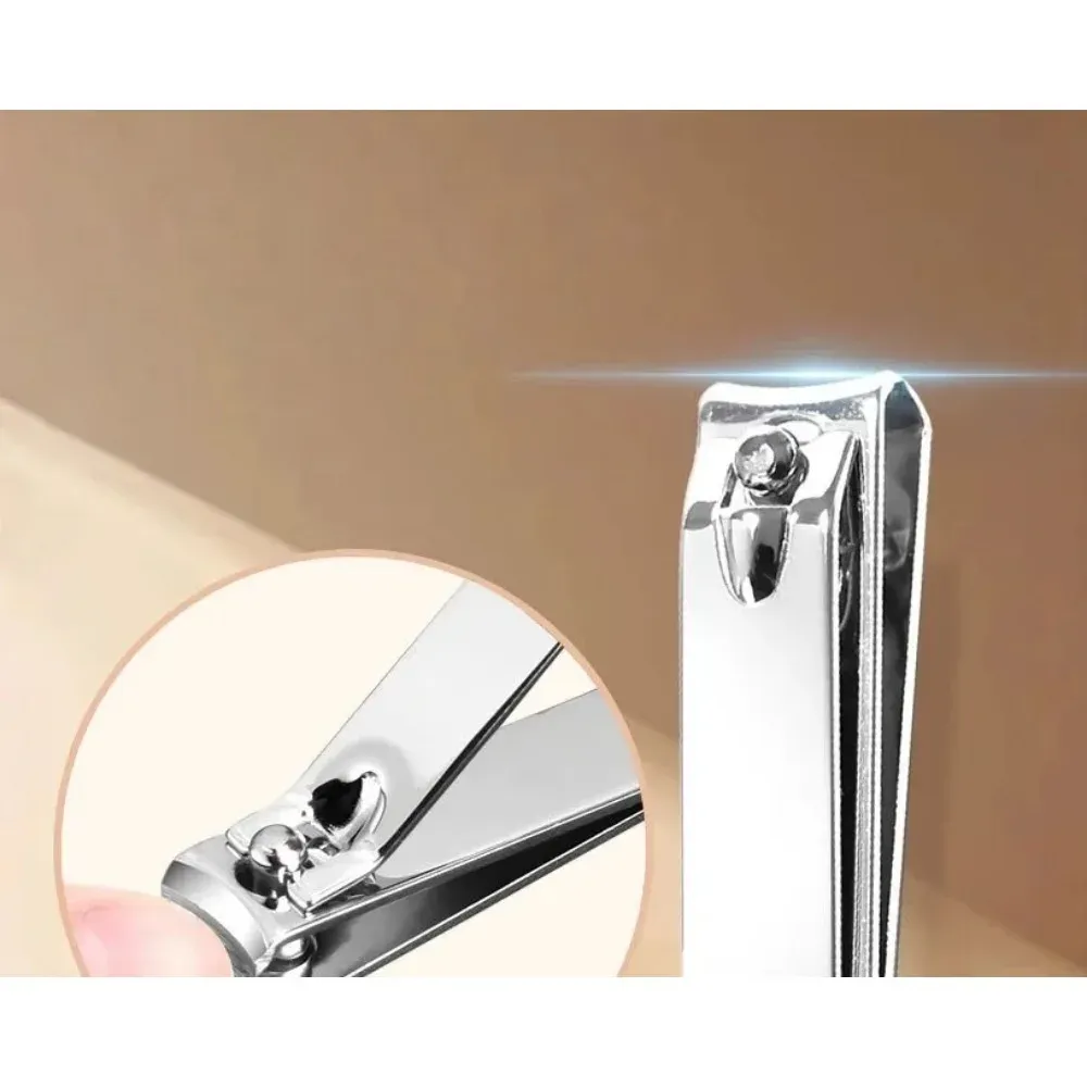 Coupe-ongles, détail du mécanisme de coupe