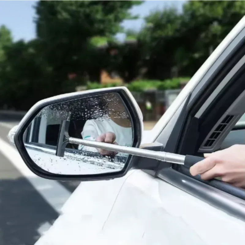 Outil de nettoyage de voiture en situation