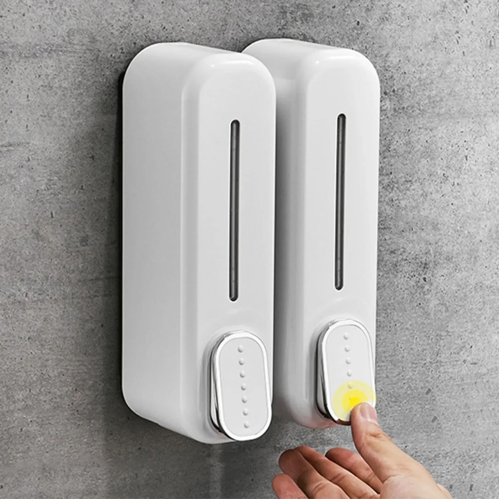 Distributeur de savon mural, ambiance salle de bain
