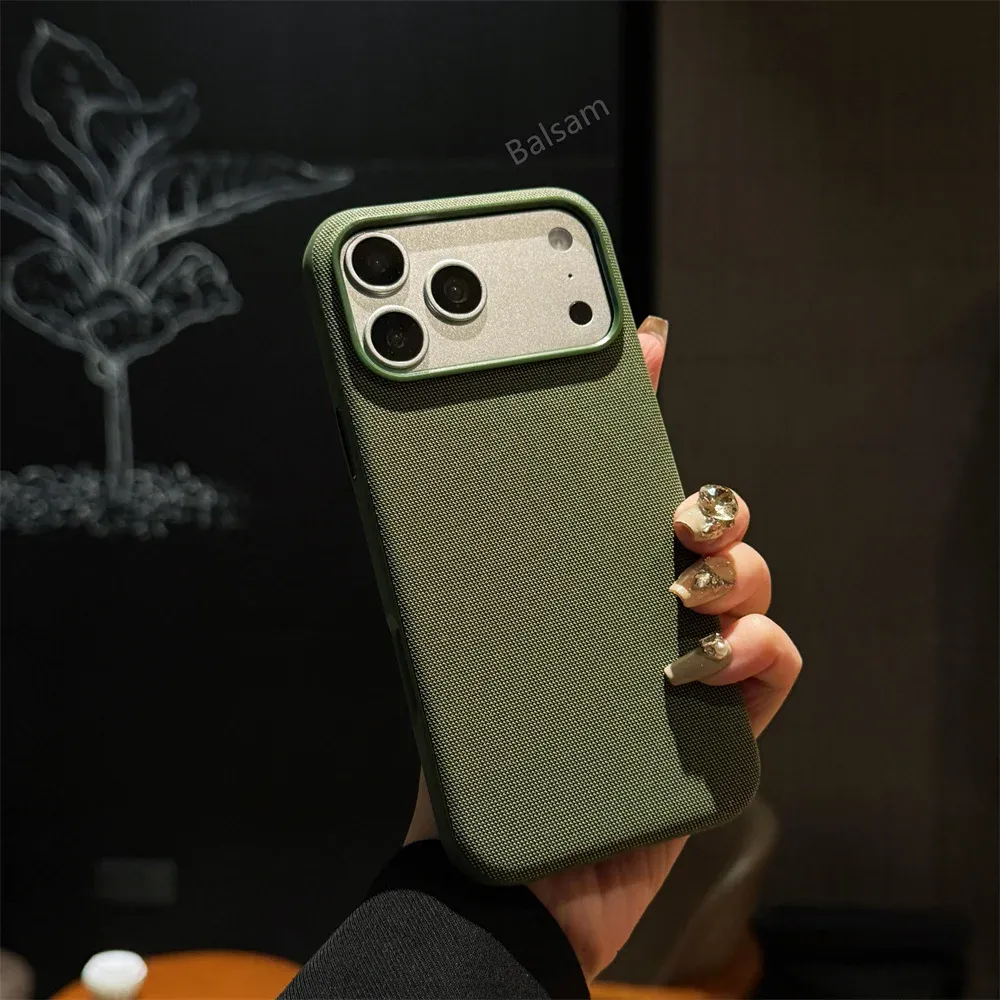 Coque Tech Woven en situation