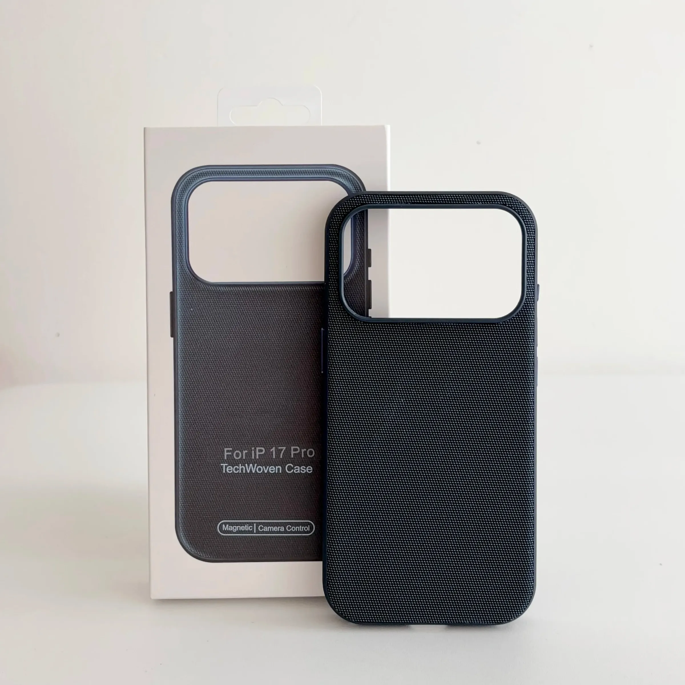 Coque magnétique Tech Woven de luxe compatible MagSafe pour iPhone 11 à 18 (Plus, Pro et Pro Max), compatible charge sans fil 12