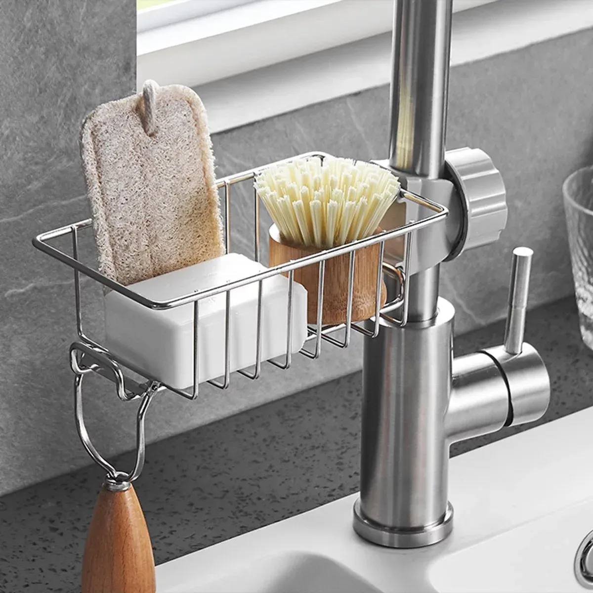 Égouttoir d'évier de cuisine en acier inoxydable avec support pour éponge et porte-savon 2