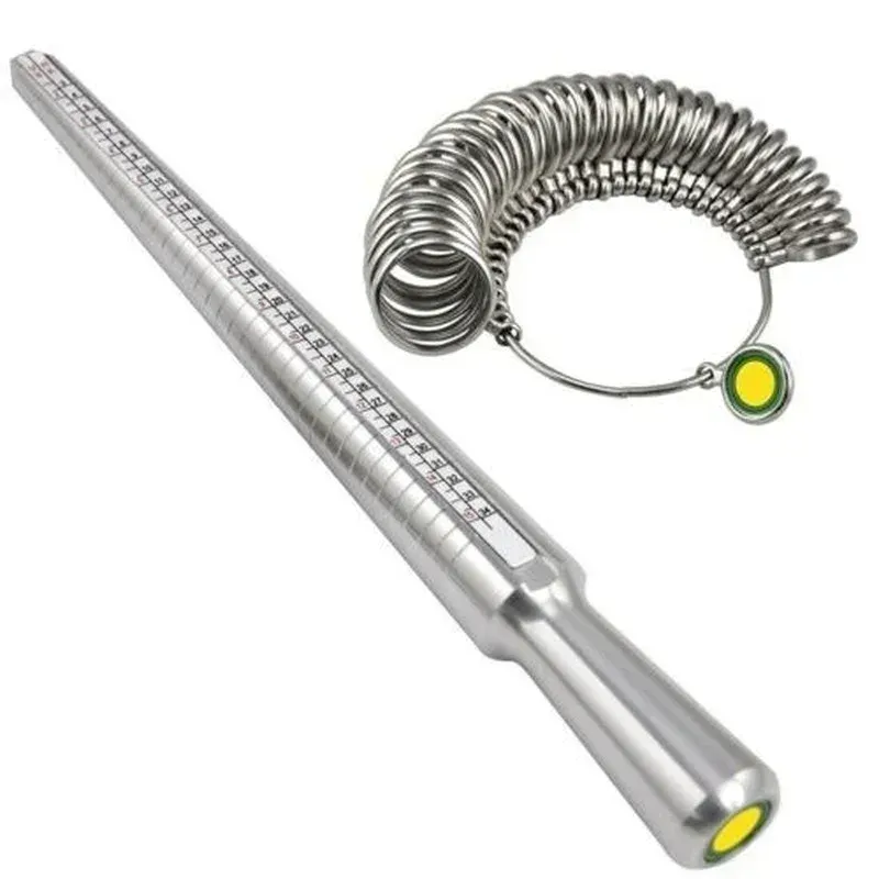 Vue rapprochée des outils de mesure de bague