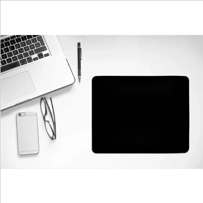 Tapis de souris gaming Esports universel pour ordinateur de bureau et portable, design épuré, noir, base en caoutchouc antidérapante, format compact 3