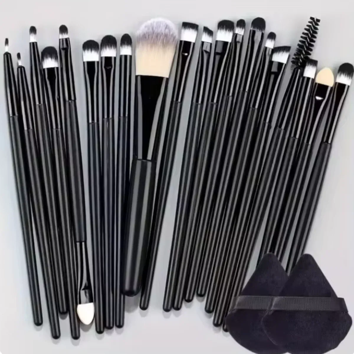 Ensemble de 20 pinceaux de maquillage : pinceau eyeliner, pinceau de estompage, pinceaux pour joues, yeux et fond de teint 10