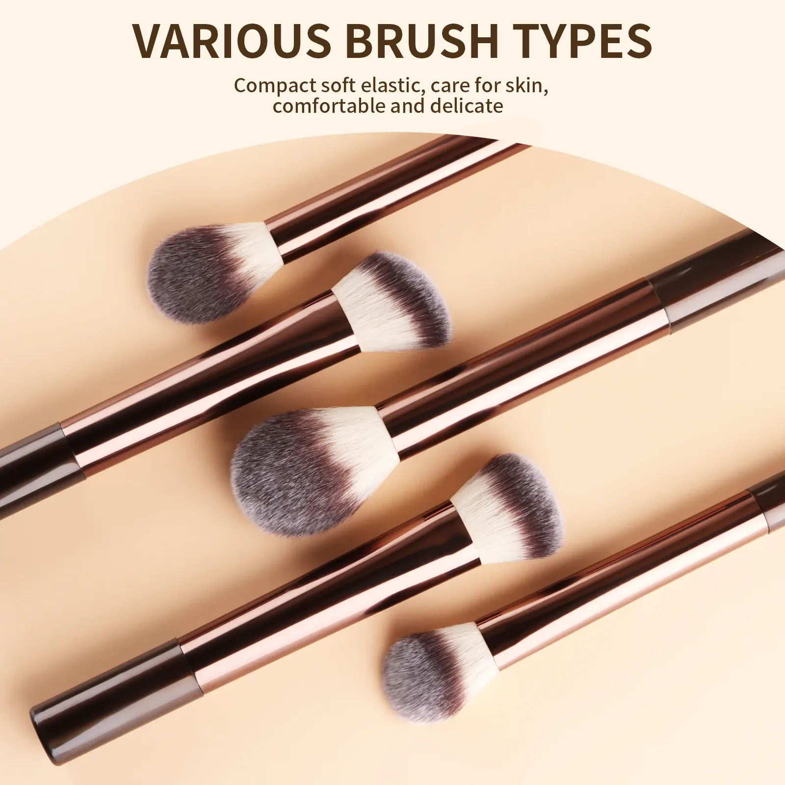 Gros plan sur les pinceaux de maquillage