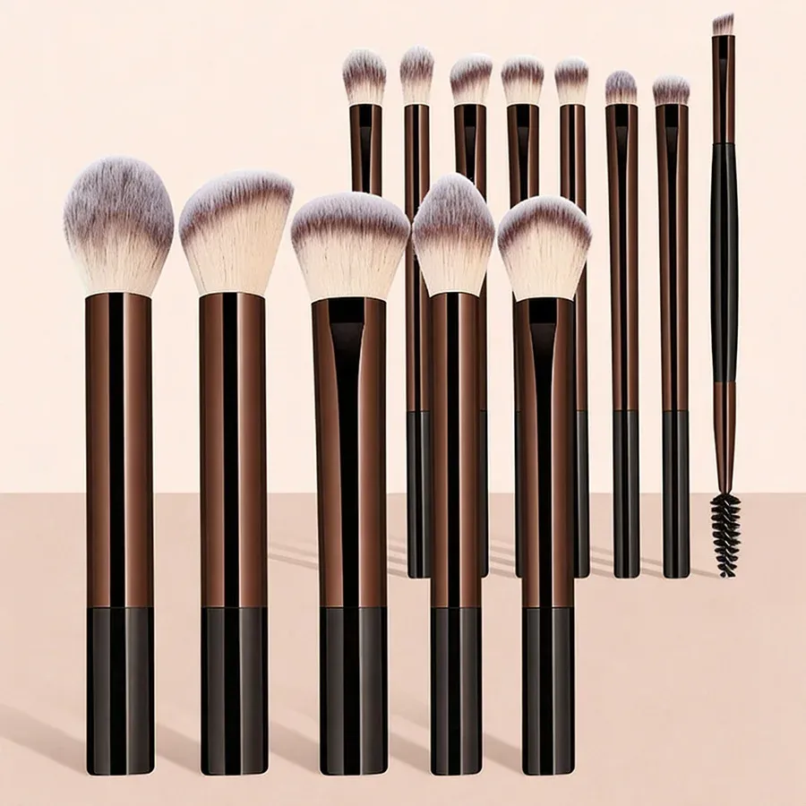 Vue d'ensemble de l'ensemble de 13 pinceaux de maquillage