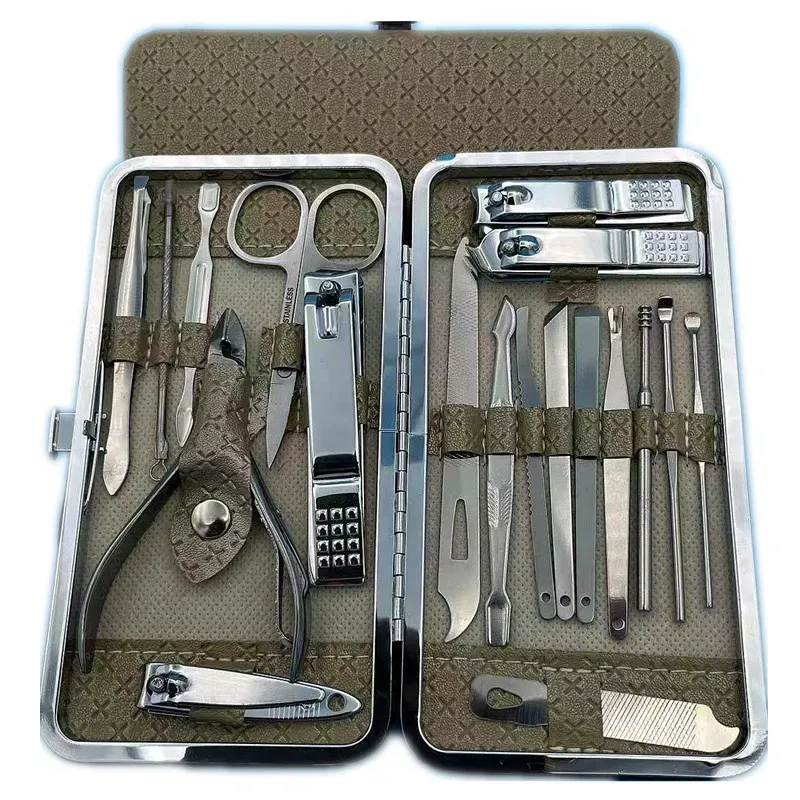 Ensemble de manucure 19 pièces en acier inoxydable : ciseaux à ongles, coupe-ongles et pince à cuticules 6