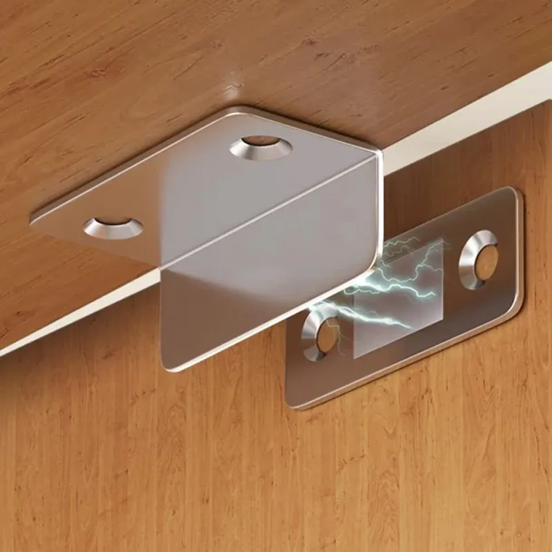 Loquet magnétique sur une commode