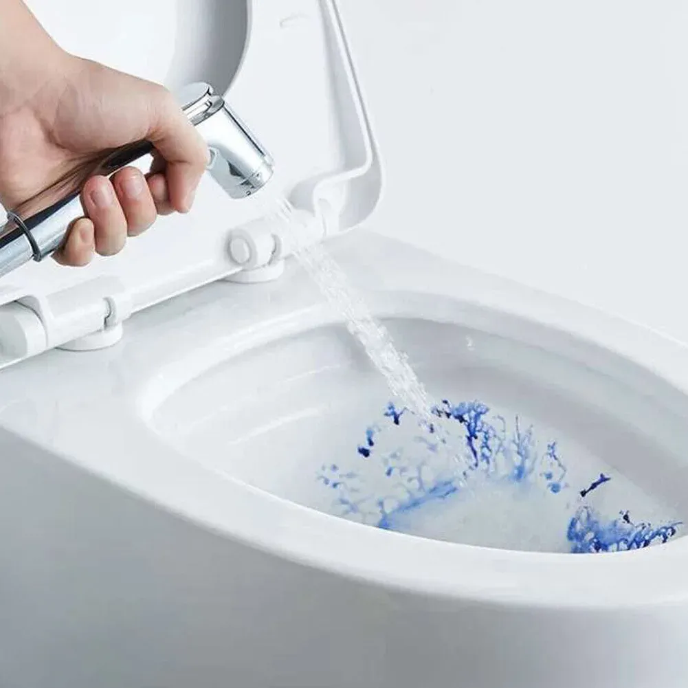 Pommeau de bidet dans un cadre domestique