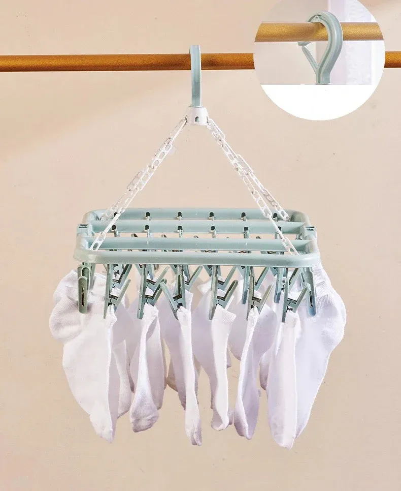 Cintre anti-goutte pliable en chambre à coucher