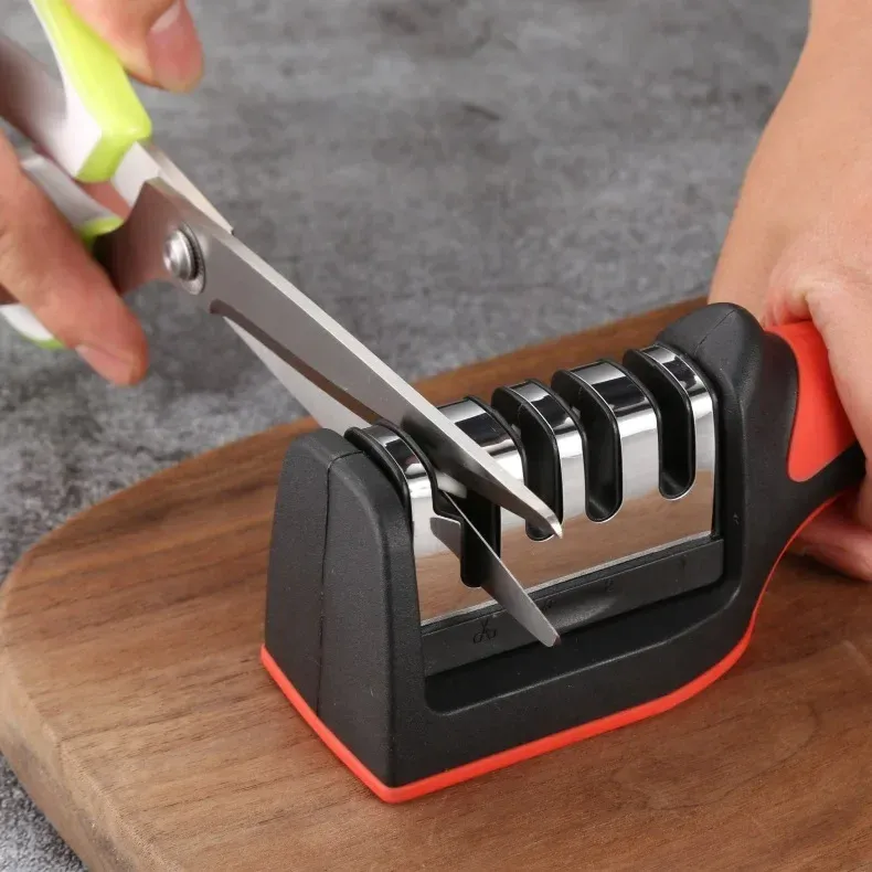 Aiguiseur de couteaux de cuisine en situation