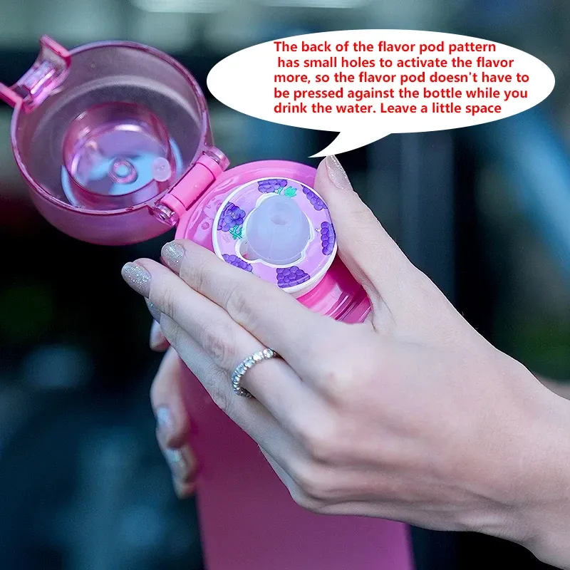 Bouteille d'eau portable transparente avec paille anti-fuite et dosette de saveur aléatoire, adaptée aux sports de plein air 5