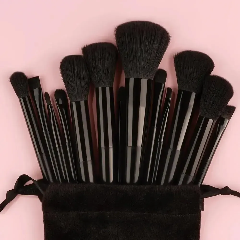 Ensemble de pinceaux de maquillage ultra-doux : fond de teint, poudre, correcteur et Kabuki 28