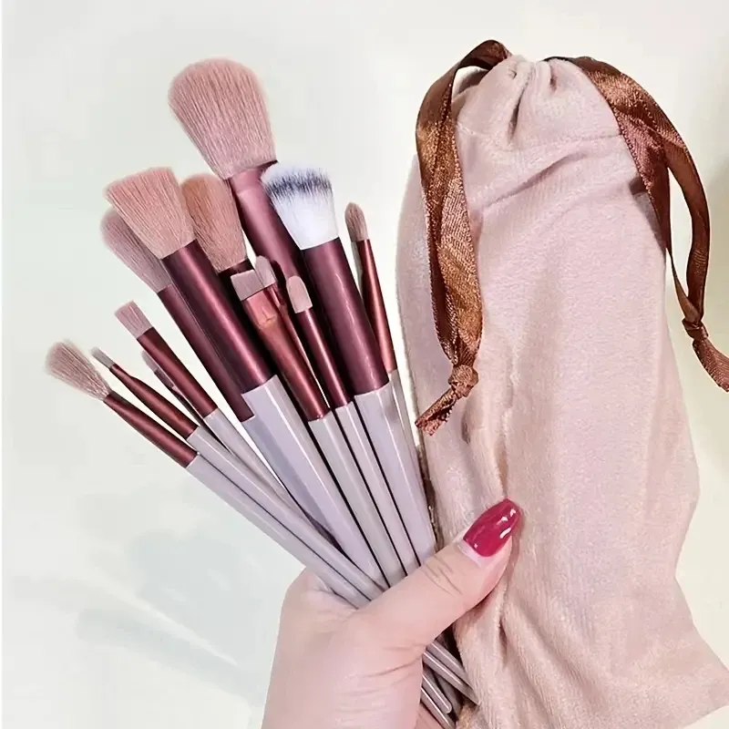 Ensemble de pinceaux de maquillage ultra-doux : fond de teint, poudre, correcteur et Kabuki 24