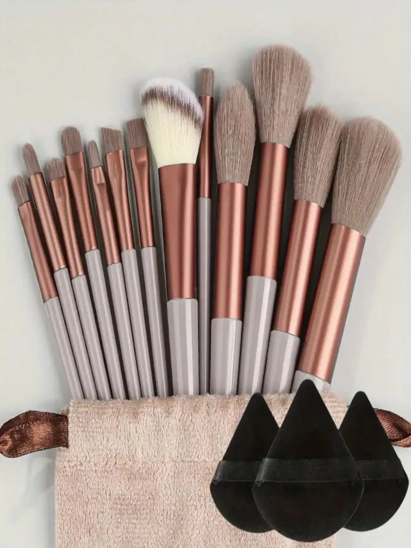 Ensemble de pinceaux de maquillage ultra-doux : fond de teint, poudre, correcteur et Kabuki 13
