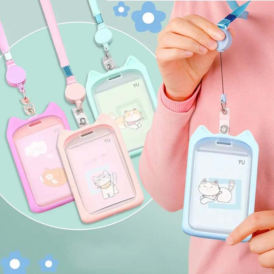 Porte-badge chat élégant avec lanière à enrouleur, vue d'ensemble