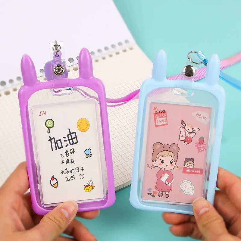 Porte-badge chat, finition soignée