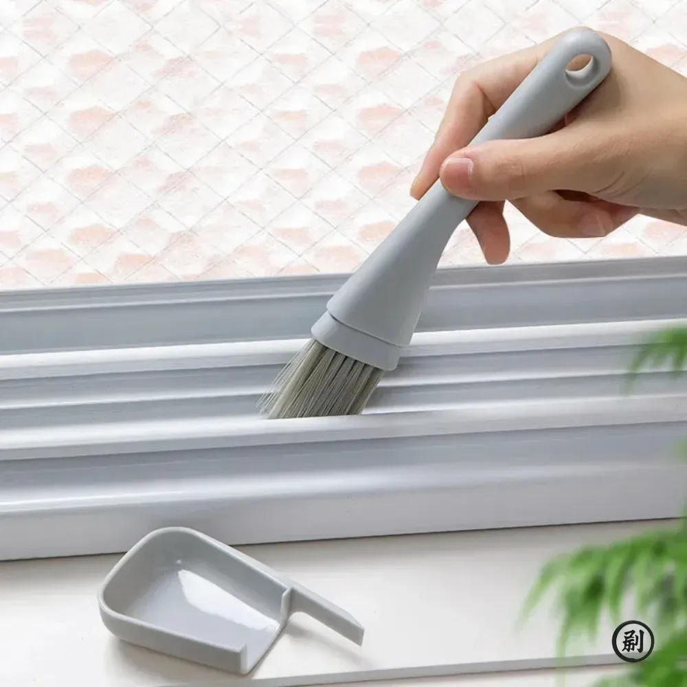 Brosse de nettoyage 2 en 1 pour rainures de fenêtre avec pelle à poussière, kit d'outils de nettoyage ménager 2