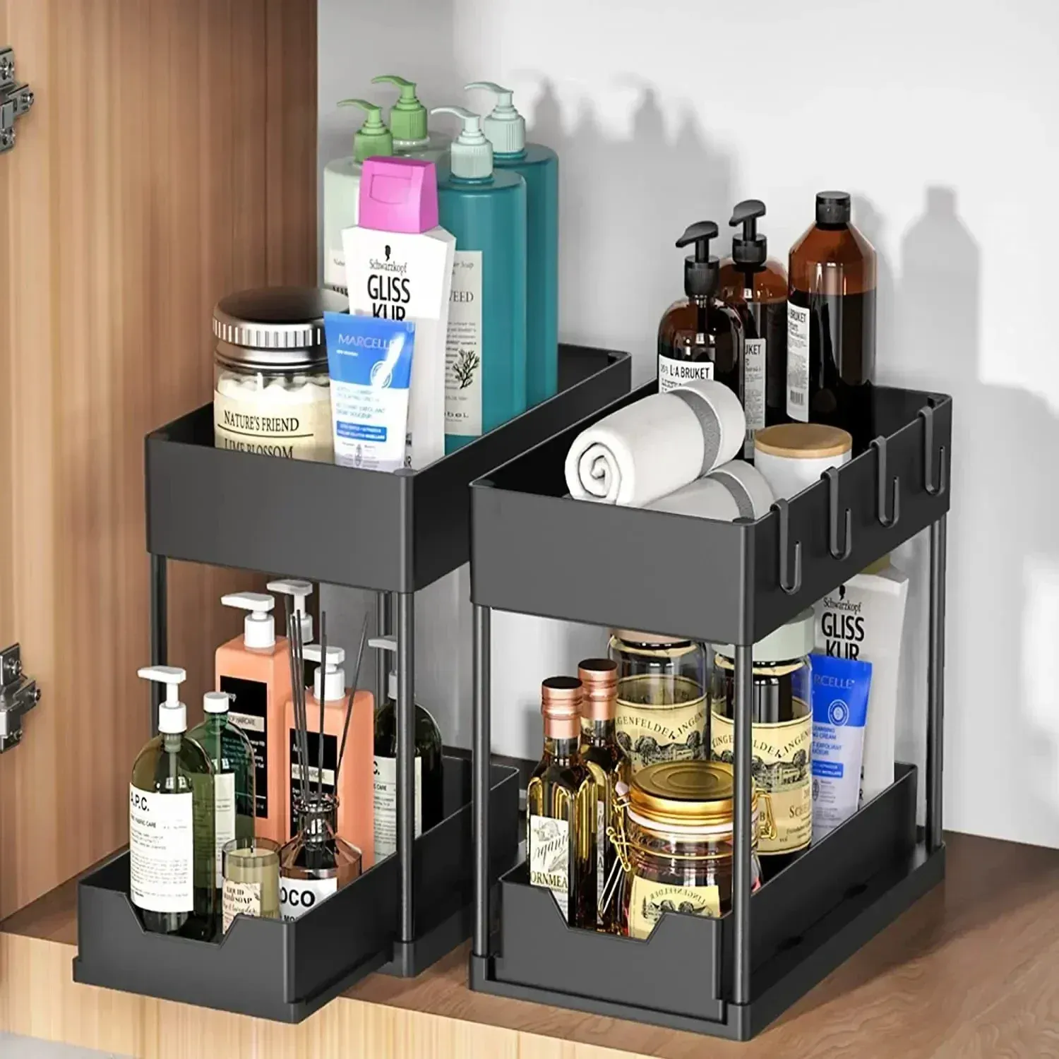 Rangement organisé sous l'évier