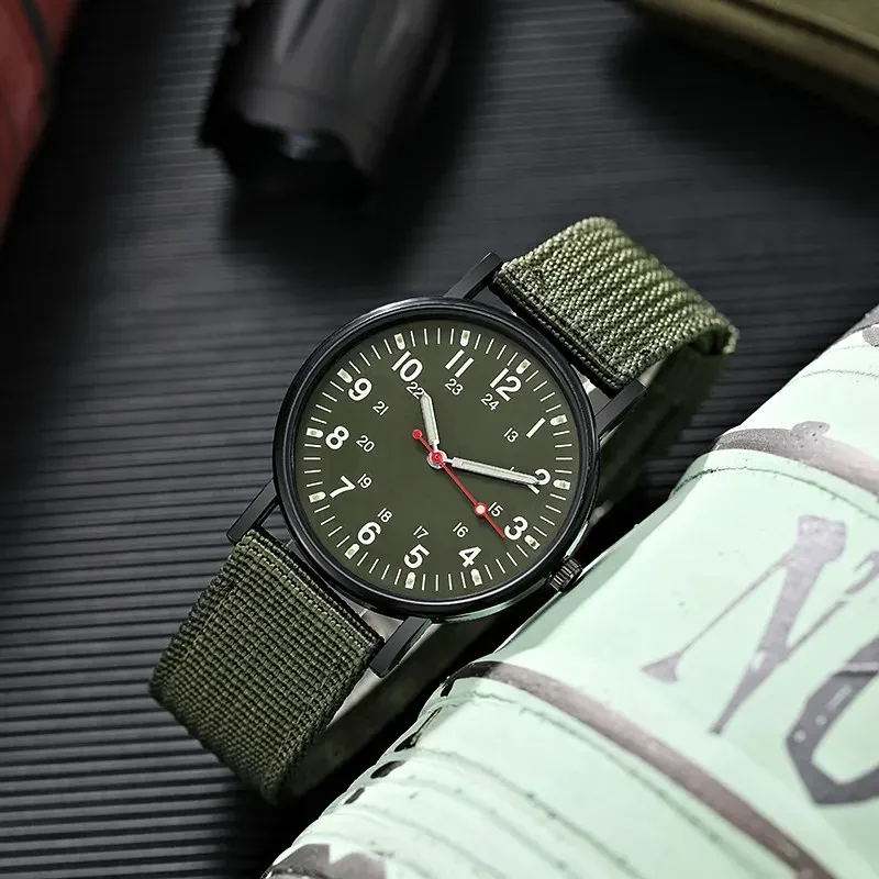 Montre homme, look d'affaires