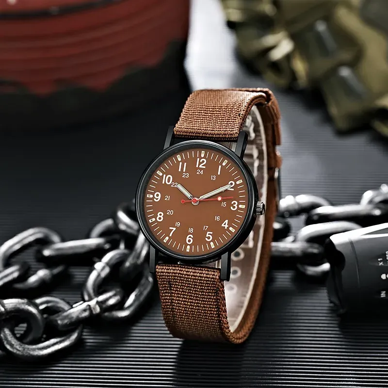 Montre homme, look décontracté