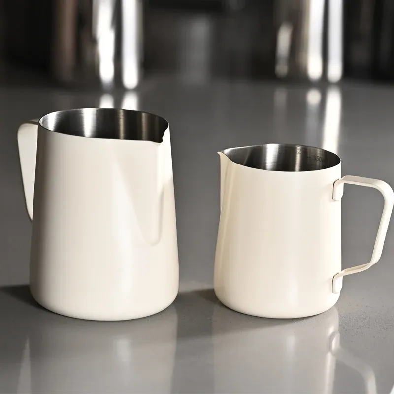 Pichet à mousse de lait 350/500 ml en acier inoxydable pour café, pichet à lait pour barista, mousseur à expresso et à vapeur, tasse à latte 5