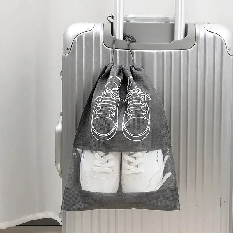Sacs de rangement pour chaussures empilés
