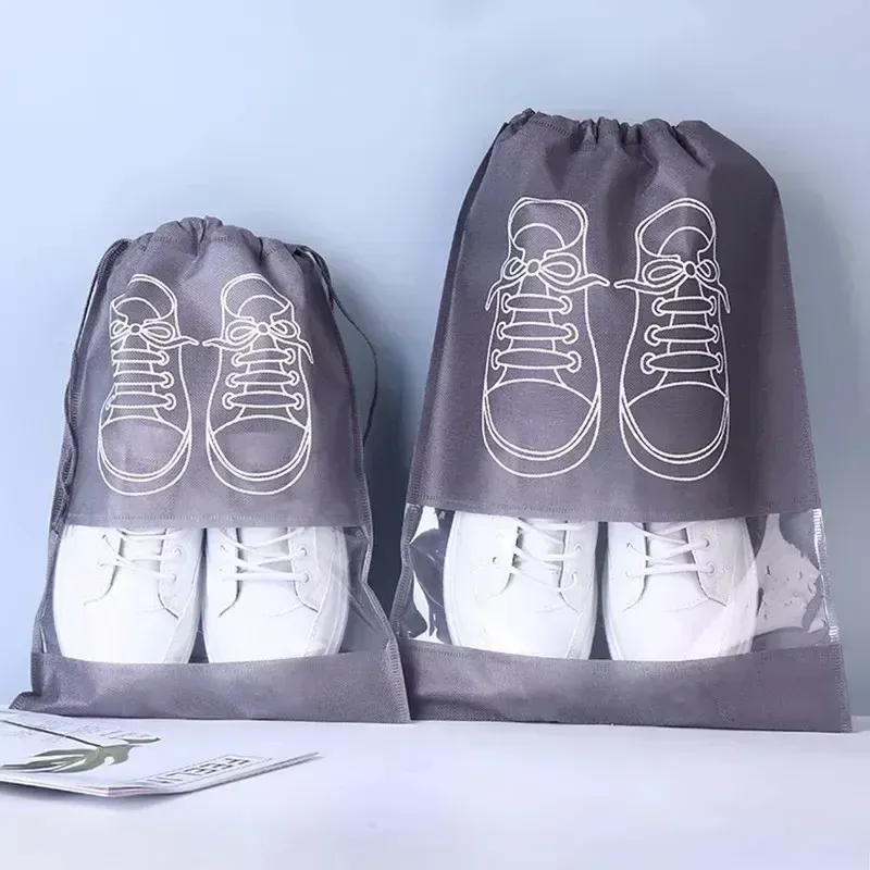 Organisation de la maison avec sacs à chaussures