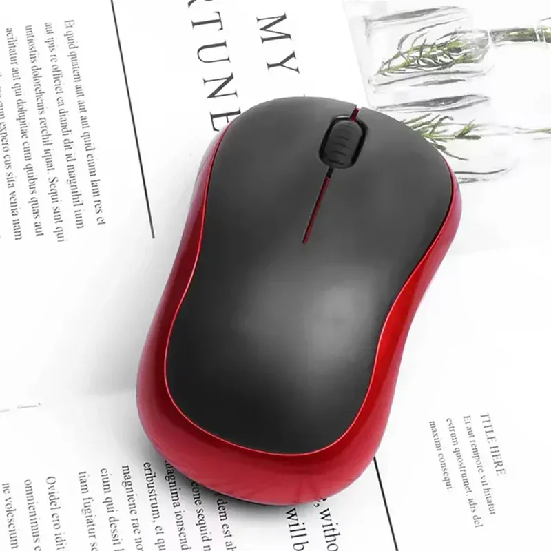 Détail du design ergonomique de la souris M185 Mini