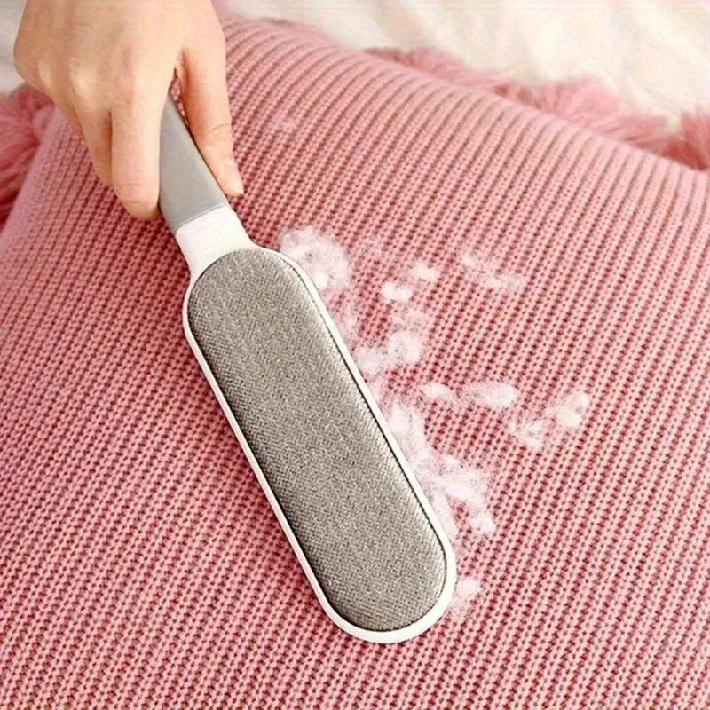 Brosse anti-poils électrostatique double face, détail des deux faces