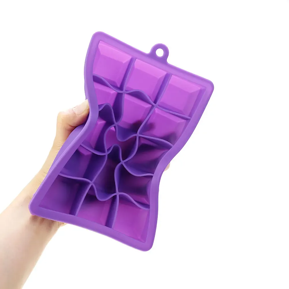 Préparation de cocktails avec glaçons en silicone