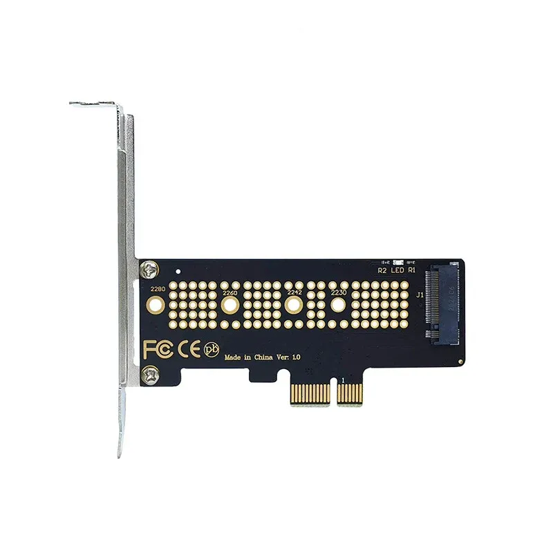 Adaptateur SSD NVMe installé sur une carte mère